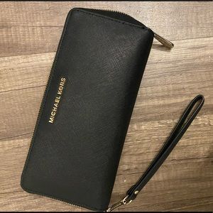 Michael Kors Black Leather Wallet w/ detachable strap